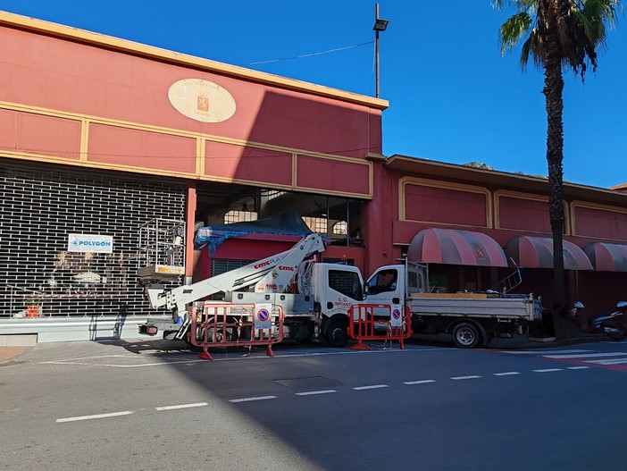 Ventimiglia, sicurezza sul lavoro: apre uno sportello informativo per gli operatori del mercato coperto Ventimiglia, sicurezza sul lavoro: apre uno sportello informativo per gli operatori del mercato coperto