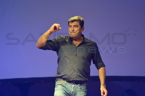 Sanremo: sabato prossimo si chiude l'estate del Roof Garden al Casinò con lo spettacolo di Max Giusti