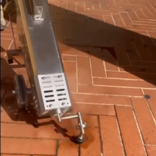 Chewing-gum gettati a terra, Bordighera acquista un macchinario per rimuoverli (Foto) Chewing-gum gettati a terra, Bordighera acquista un macchinario per rimuoverli (Foto)