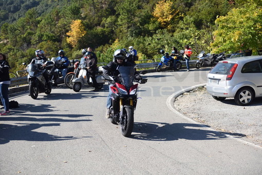 Grande successo di partecipanti per il 28° Motogiro della Strega, le foto di Tonino Bonomo