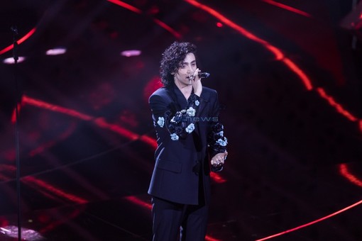 Michele Bravi al Festival con “Inverno dei Fiori”: “Una dichiarazione d’amore ai tempi moderni” Michele Bravi al Festival con “Inverno dei Fiori”: “Una dichiarazione d’amore ai tempi moderni”
