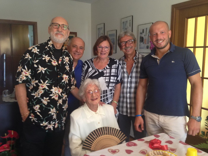 La ventimigliese Maria Ciccolunghi compie 100 anni, gli auguri dell'Amministrazione Comunale