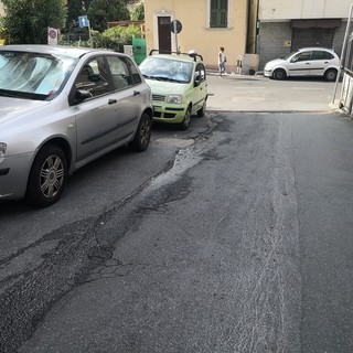 Sanremo: problemi sulla fognatura, in un condominio finestre chiuse per evitare i miasmi