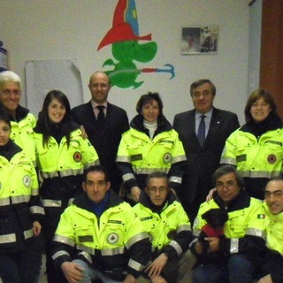 Magliette nuove alla protezione civile di Bordighera grazie al Rotary