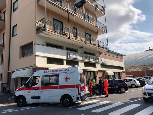 Imperia, tragedia in via Argine Sinistro, 76enne muore cadendo dal terrazzo