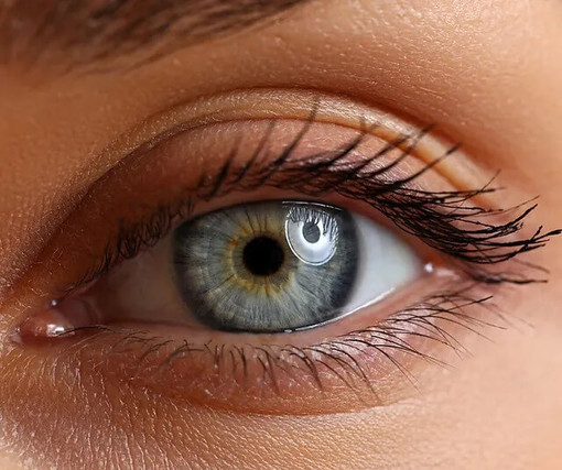 Come proteggere gli occhi e la pelle con un integratore di luteina