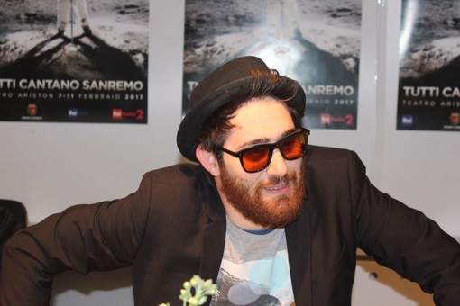 #Sanremo2017: Maldestro con "Canzone per Federica" tra musica, teatro e un impegno nel sociale