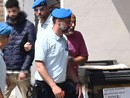 Permessi di soggiorno in cambio di tangenti: Mingherlino resta in carcere, ai domiciliari l’intermediaria Permessi di soggiorno in cambio di tangenti: Mingherlino resta in carcere, ai domiciliari l’intermediaria