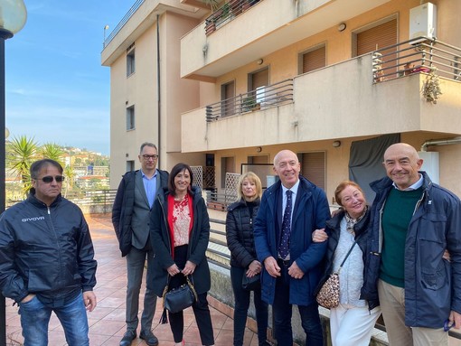 Elezioni Sanremo, palazzina fantasma di Strada San Lorenzo. Mager: "Una soluzione è possibile" (foto) Elezioni Sanremo, palazzina fantasma di Strada San Lorenzo. Mager: "Una soluzione è possibile" (foto)