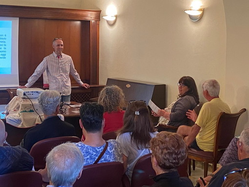Sanremo: successo straripante per l’inaugurazione di 'Biodiversità in Erbario' di Marco Damele al Museo Villa Luca Sanremo: successo straripante per l’inaugurazione di 'Biodiversità in Erbario' di Marco Damele al Museo Villa Luca