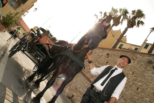 Imperia: sposi a spasso sulla carrozza in città grazie ad Il Mio Ranch Imperia: sposi a spasso sulla carrozza in città grazie ad Il Mio Ranch