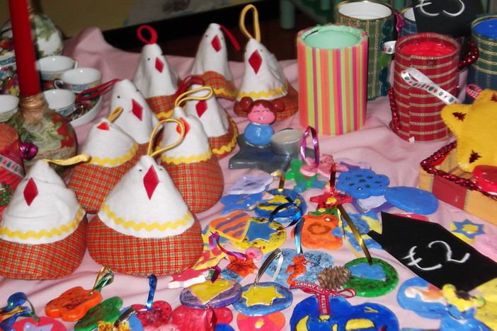 Sanremo: prosegue con successo il Mercatino di Natale della scuola Montessori