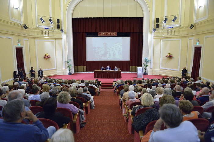 Sanremo celebra Napoli e la famiglia Murolo: musica, parole e memoria ai Martedì Letterari Sanremo celebra Napoli e la famiglia Murolo: musica, parole e memoria ai Martedì Letterari