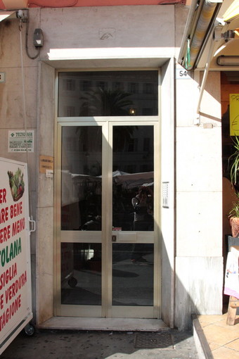 Sanremo: cade dal terzo piano in via Debenedetti, 49enne in gravi condizioni all'ospedale Sanremo: cade dal terzo piano in via Debenedetti, 49enne in gravi condizioni all'ospedale