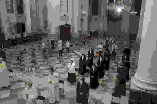 Imperia: nella basilica di San Maurizio celebrata dal vescovo Borghetti la santa messa crismale (foto) Imperia: nella basilica di San Maurizio celebrata dal vescovo Borghetti la santa messa crismale (foto)