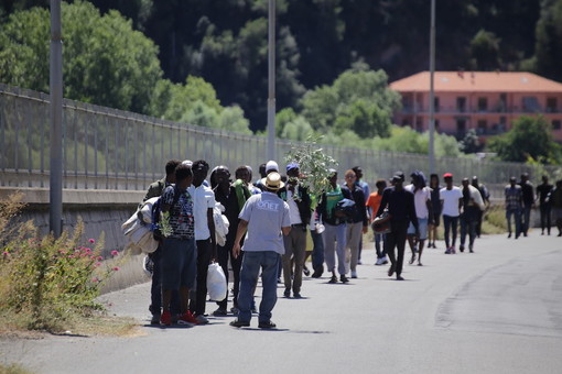Ventimiglia: dopo la strage di Nizza di venerdì scorso nella città di confine dimezzato il numero dei migranti Ventimiglia: dopo la strage di Nizza di venerdì scorso nella città di confine dimezzato il numero dei migranti