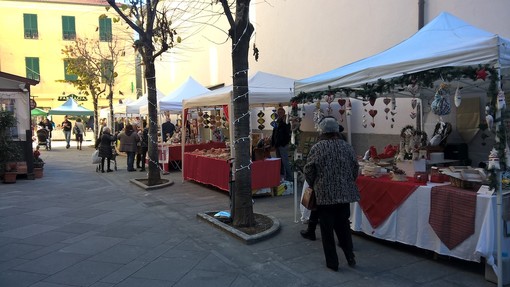 Santo Stefano al Mare: nel weekend il mercatino di Natale con molte leccornie ed oggetti di collezionismo