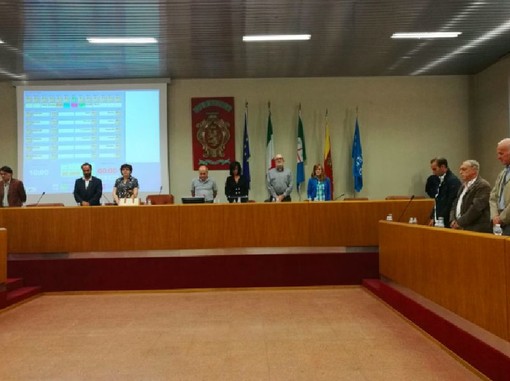 Ventimiglia: il Consiglio comunale osserva un minuto di silenzio in ricordo delle vittime colpite dal terremoto in centro Italia