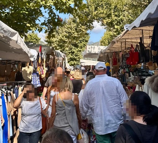 Ventimiglia, Scullino: "Il mercato del venerdì attira tanti francesi ma l’immagine della città deve essere migliorata" Ventimiglia, Scullino: "Il mercato del venerdì attira tanti francesi ma l’immagine della città deve essere migliorata"