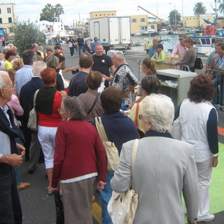 Imperia: in calata Cuneo nell'ambito di "Mareterra di Liguria" l'asta del pesce