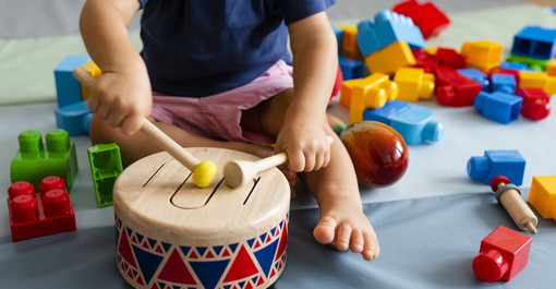 Sanremo: esperienze educative al nido d’infanzia Arcobaleno con le nuove proposte di esperienze sui diversi linguaggi espressivi Sanremo: esperienze educative al nido d’infanzia Arcobaleno con le nuove proposte di esperienze sui diversi linguaggi espressivi