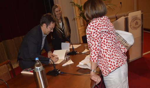 Sanremo: al Casinò la presentazione dell'opera 'Leo, un breve romanzo iniziatico' di Daniele Mansuino Sanremo: al Casinò la presentazione dell'opera 'Leo, un breve romanzo iniziatico' di Daniele Mansuino