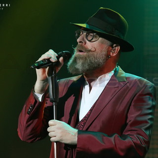 Sanremo: successo ieri sera per il concerto di Mario Biondi. Le foto di Angela Perri