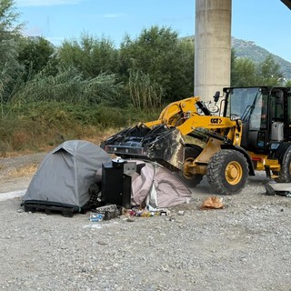 Ventimiglia, “Il modello delle ruspe non è caduto dal cielo”: M5S accusa il centrodestra di complicità e propaganda Ventimiglia, “Il modello delle ruspe non è caduto dal cielo”: M5S accusa il centrodestra di complicità e propaganda