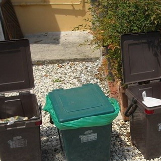 Sanremo: per allerta meteo, vietata l'esposizione di mastelli e sacchi per la raccolta differenziata Sanremo: per allerta meteo, vietata l'esposizione di mastelli e sacchi per la raccolta differenziata