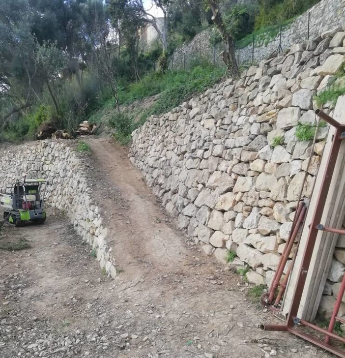 Ventimiglia: anche questo autunno un corso di costruzione di muri a secco dell’Associazione Terre di Grimaldi Ventimiglia: anche questo autunno un corso di costruzione di muri a secco dell’Associazione Terre di Grimaldi