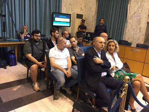 Imperia: non passa la mozione di Alessandro Casano contro l'arrivo dei migranti alla caserma Crespi. Tensione in aula Imperia: non passa la mozione di Alessandro Casano contro l'arrivo dei migranti alla caserma Crespi. Tensione in aula