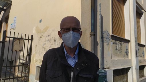 Imperia: bambini fanno lezione in uno scantinato, un papà: "Soluzioni della scuola inadeguate, continuo la battaglia" (video) Imperia: bambini fanno lezione in uno scantinato, un papà: "Soluzioni della scuola inadeguate, continuo la battaglia" (video)