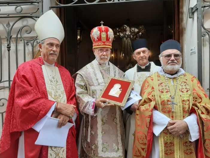 La diocesi di Albenga-Imperia "scomunica" don Ferrando, lui replica: "Per me è una medaglia"