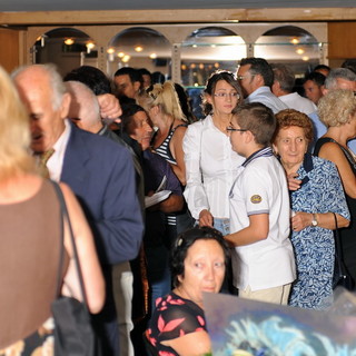 Sanremo: prosegue con successo la mostra della pittrice Ileana Della Matera all'Ariston Sanremo: prosegue con successo la mostra della pittrice Ileana Della Matera all'Ariston