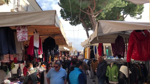 Emergenza coronavirus, gli ambulanti chiedono al sindaco di non rinviare il mercato del giovedì a Bordighera