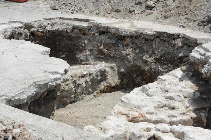 Imperia: nuovi ritrovamenti di mura sabaude in seguito agli scavi per il collettamento con il depuratore