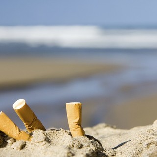 Anche Ventimiglia sarà ‘Smoke free’: pronta l’ordinanza che vieta di fumare in spiaggia, sulla passeggiata mare e nei Giardini pubblici