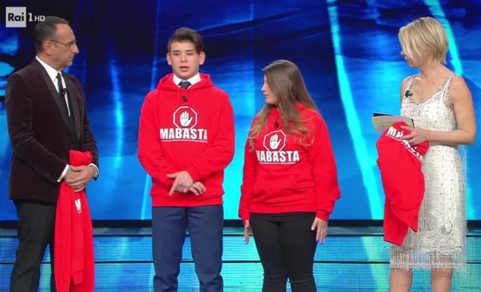 "Abbiamo scritto alla mail del Festival di Sanremo ma nessuno ci ha risposto", il movimento MaBasta voleva portare sul palco dell'Ariston la classe di Perugia che si è ribellata ai bulli