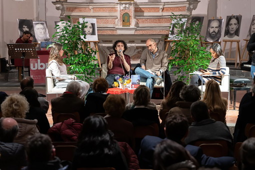 Successo per il ritorno in presenza della rassegna letteraria ‘Cervo in blu d’Inchiostro (foto)