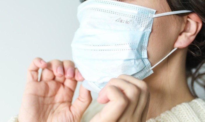 Imperia: ordinanza del sindaco, obbligatorio avere con sé la mascherina “Da indossare solo in assenza del distanziamento”