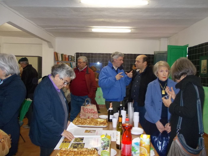 Bordighera: grande successo per la mostra di pittura di Bea di Vigliano terminata sabato Bordighera: grande successo per la mostra di pittura di Bea di Vigliano terminata sabato