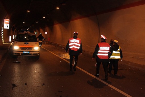Croupier di Sanremo travolto in Aurelia Bis: l’investitore patteggia a due anni. Risarcite figlie, ex moglie e compagna di Fiorilla