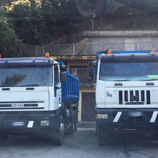 Riva Ligure: abitanti protestano contro camion posteggiati, "Piazzale diventato di monopolio di una impresa"