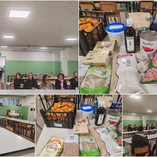 Mensa scolastica a Bordighera, i genitori: "Chiediamo un menù più gustoso" (Foto e video) Mensa scolastica a Bordighera, i genitori: "Chiediamo un menù più gustoso" (Foto e video)