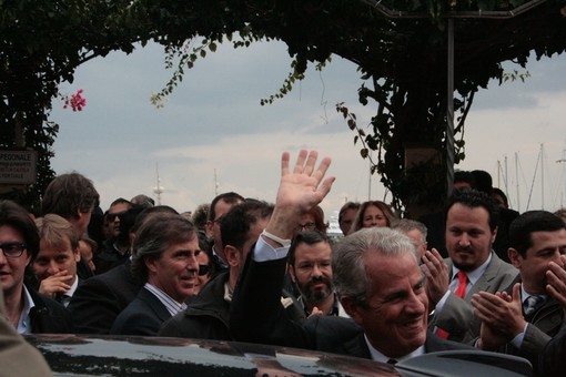 Imperia: la manifestazione pro Scajola stamattina in calata Anselmi, duri attacchi a magistratura e stampa