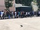 Ventimiglia, oltre 200 migranti in fila per un pasto: continua l'emergenza sociale sul territorio della città di confine (foto)