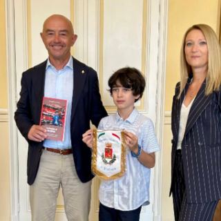 Sanremo: Giacomino, il piccolo esperto del Festival, ricevuto in Comune dal sindaco Mager