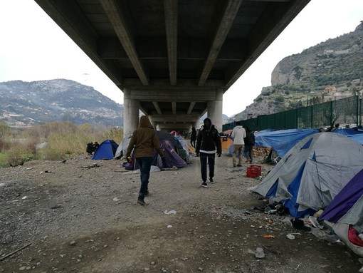 Ventimiglia: appello di 'Roya Citoyenne' per raccogliere una tonnellata di riso in due mesi per i migranti Ventimiglia: appello di 'Roya Citoyenne' per raccogliere una tonnellata di riso in due mesi per i migranti