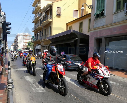 Successo per  il 6° Motoincontro organizzato dal Gentlemen Moto Club di Bordighera (foto)