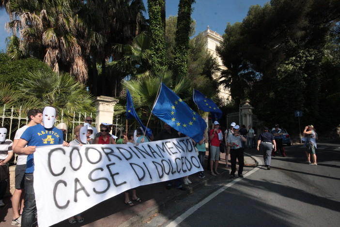 Villette di Dolcedo: ieri riunione tra Comitato ed Avvocati ma i proprietari vanno avanti con la relazione Villette di Dolcedo: ieri riunione tra Comitato ed Avvocati ma i proprietari vanno avanti con la relazione